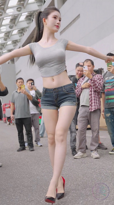 4k 2024�v��܇չ �w�t��Ů܇ģ[mp4/746M]